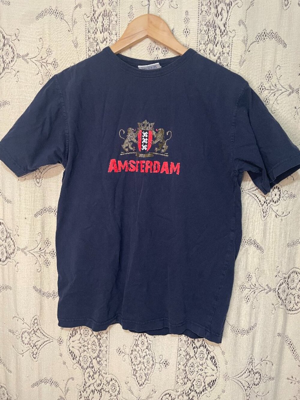 Your Basic: vintage Amsterdam y2k shirt